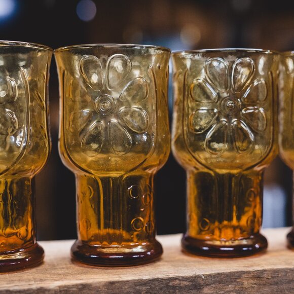 Vintage 1970s Libby Country Garden Glasses – Honey Gold 🍯 Set of 7 - Picture 6 of 7